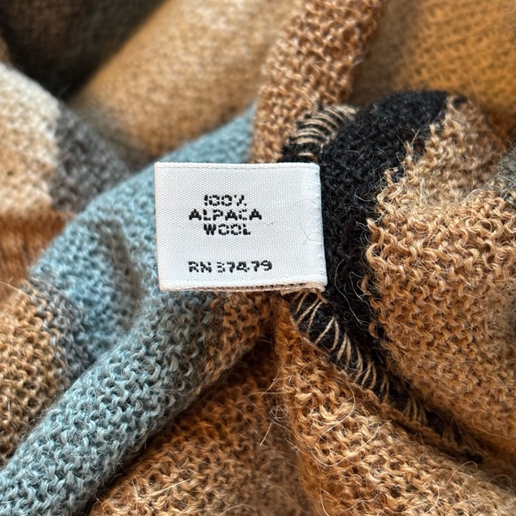 St. Croix Alpaca Sweater - Picture 8 of 12